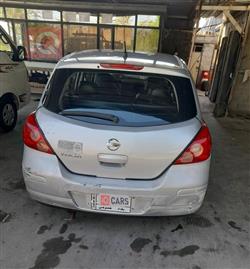 نيسان فيرسا